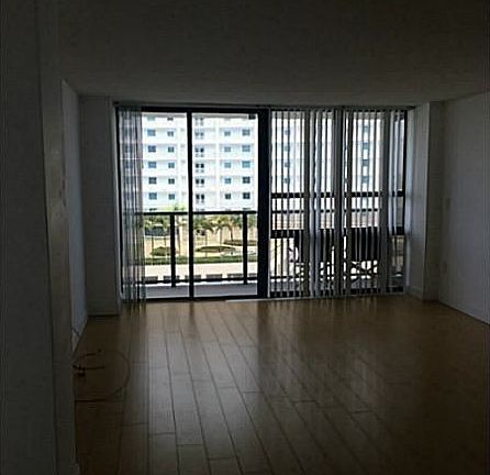 2nd image of 600 NE 36th St APT 1119