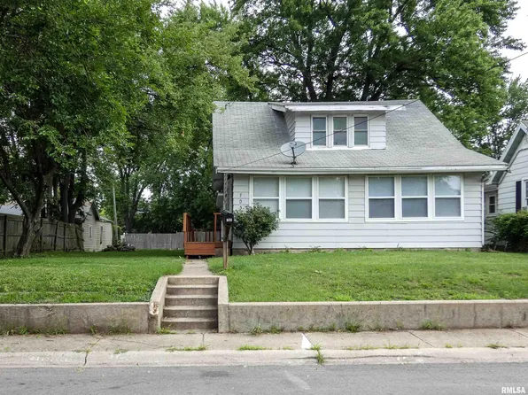 705 E Marietta Ave, Peoria Heights, IL 61616