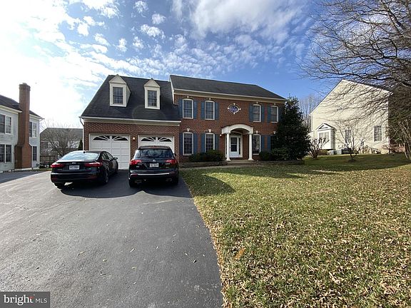 2nd image of 2916 Hibbard St