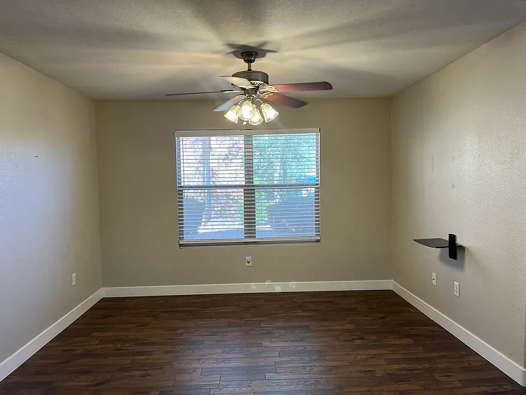 555 E Silverado Ranch Blvd #1089-1 — Photo 6