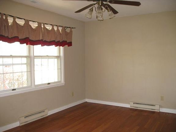 3rd image of 734 Eastgate Dr