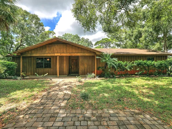 8211 93rd Avenue, Vero Beach, FL 32967
