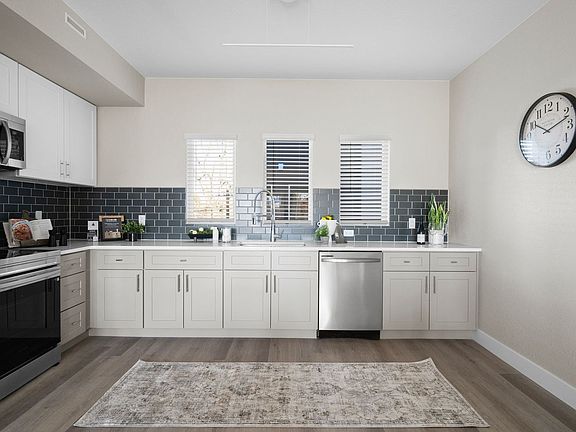 2nd image of 2650-2660 S Delaware St #3