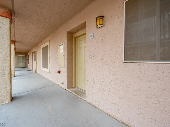 2044 Mesquite Ln APT 103, Laughlin, NV 89029