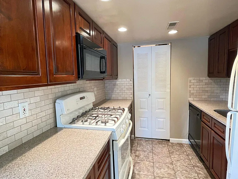 3620 Connecticut Ave — Photo 6