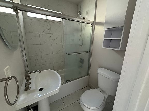 5th image of 1128 Orange Ave #1130