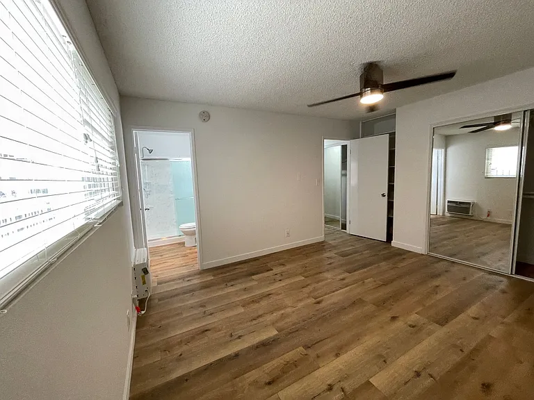 20353 Saticoy St — Photo 34