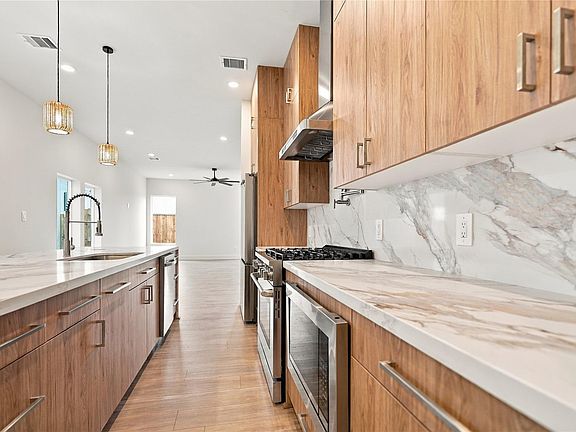 4th image of 317 Palmer St