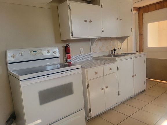 3rd image of 529 21st St #B
