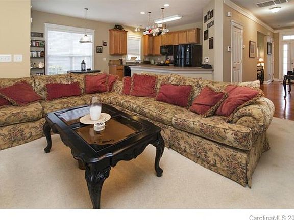 5th image of 9701 Denbolme St