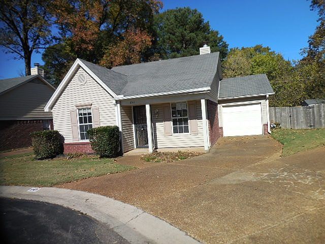1st image of 841 Pecan Gardens Cir W