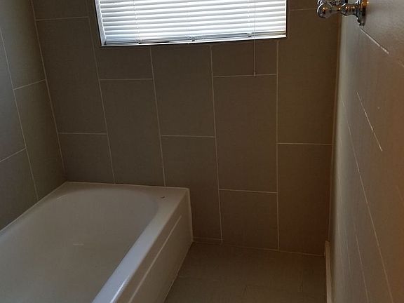 5th image of 1420 Jersey St