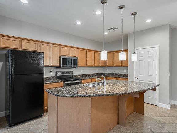 3rd image of 15376 W Columbine Dr