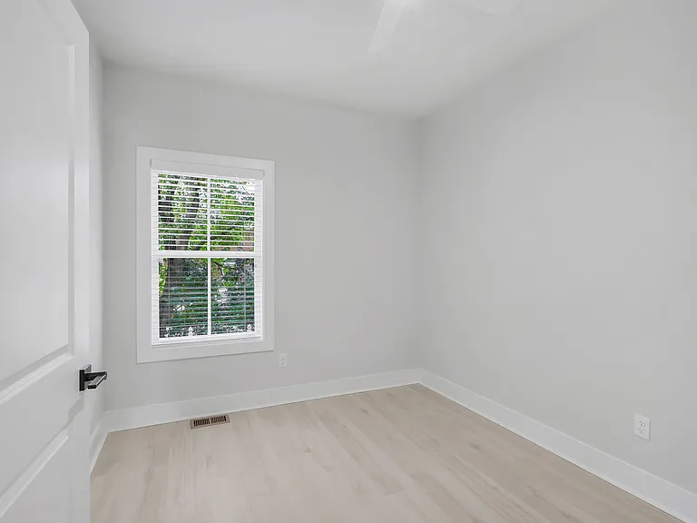348 S Walnut Ave — Photo 21