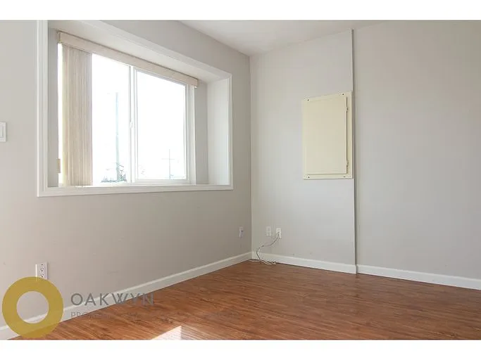 Building Photo - 5624 Inverness St #1A