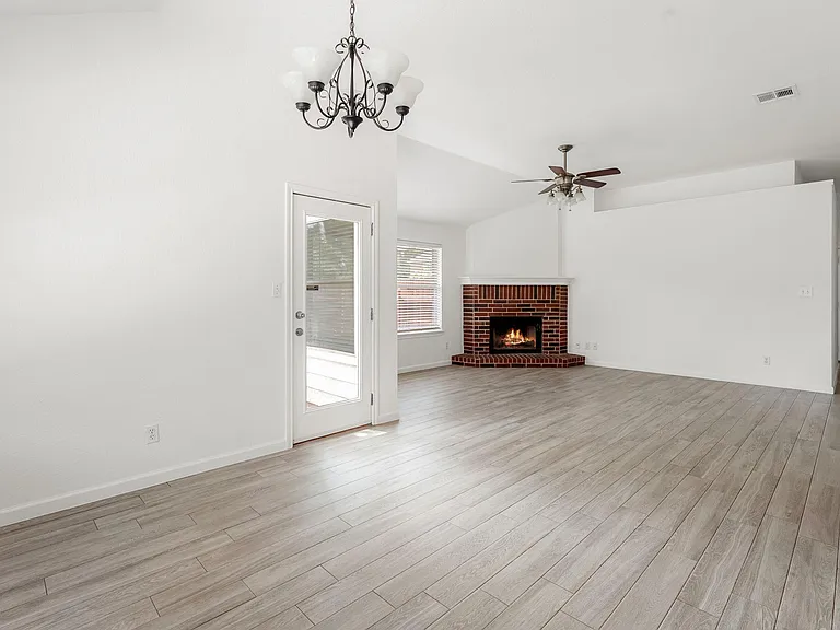 5900 Taylorcrest Dr — Photo 7