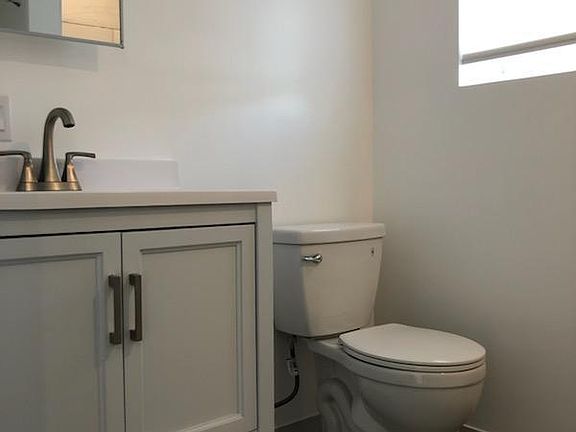 5th image of 3558 Locke Ave