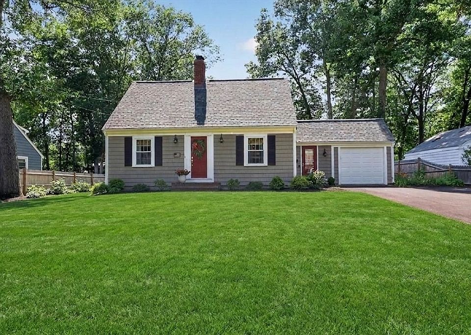 1st image of 35 Cottage Ln
