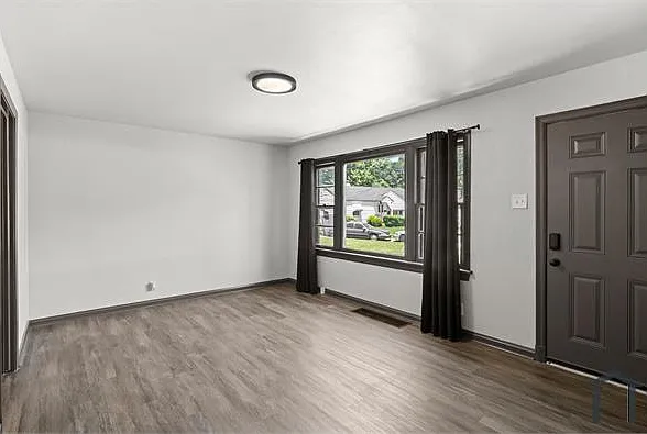 5 Belleville Ct — Photo 8