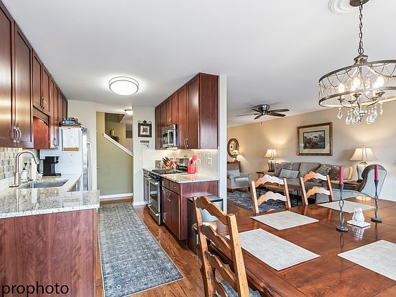 5th image of 294 W Fairview Cir