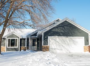 2966 McKinley Dr, Woodbury, MN 55125