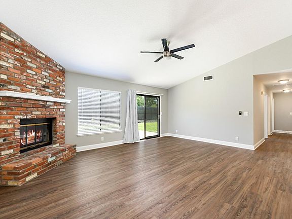 4th image of 1305 Pilgrims Dr