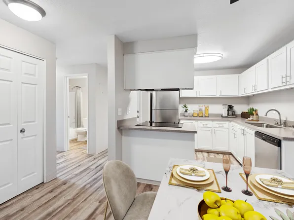 Sundial Apartments