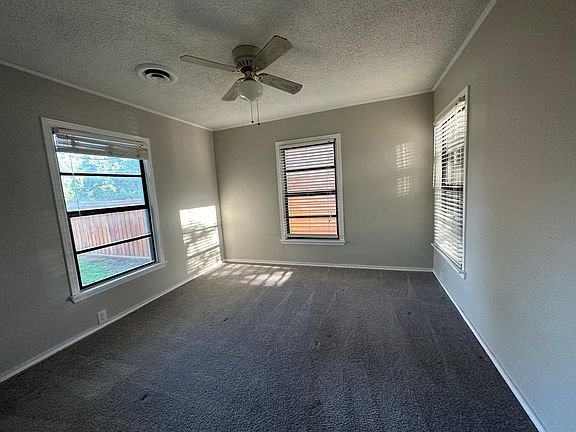 5th image of 3313 Sherwood Ln