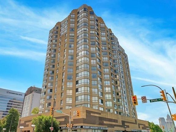 3rd image of 75 Riverside Dr E #901