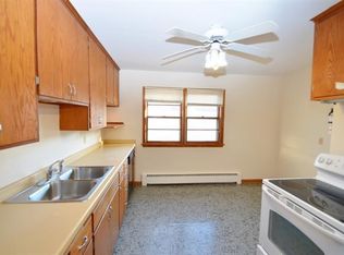 541 Oak St #1, Madison, WI 53704