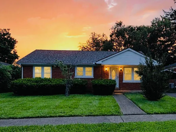 137 Emerson Dr, Versailles, KY 40383