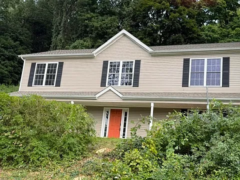 3 bed, 2.5 bath, 2052 sqft, $3,500 — Photo 1