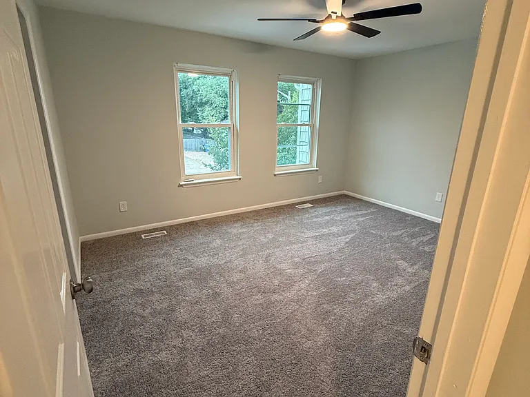 3745 Pendleton Ave — Photo 21