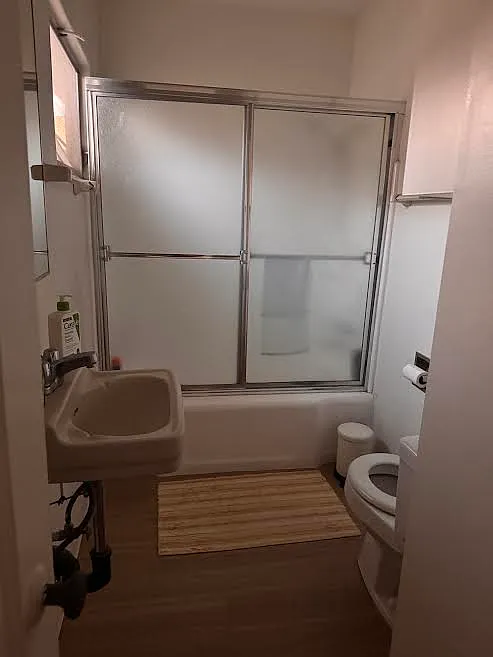 Studio, 400 sqft, $1,800 — Photo 3