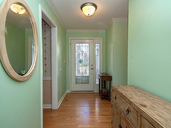 3rd image of 607 Lake Lennox Dr