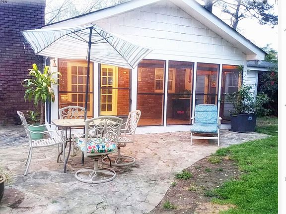 4th image of 3673 Collins Dr