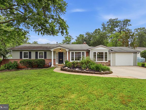 2nd image of 8532 Canterbury Dr
