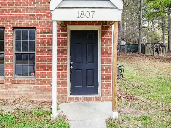 5th image of 1807 Fox Hollow Dr