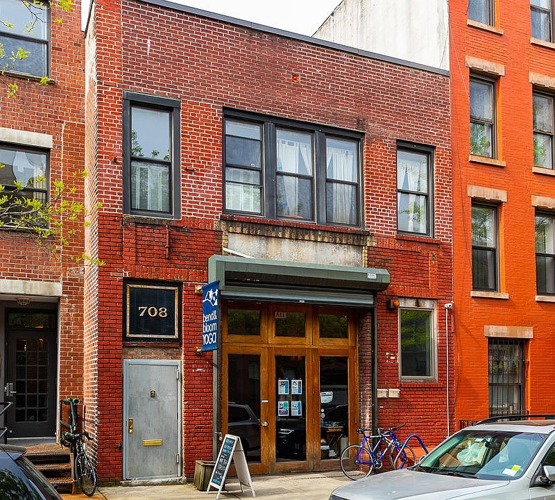 1st image of 708 Sackett St