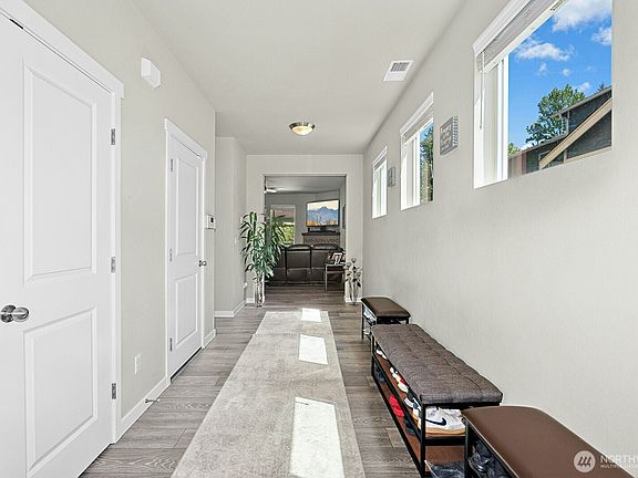 3rd image of 16233 76th Avenue Court E