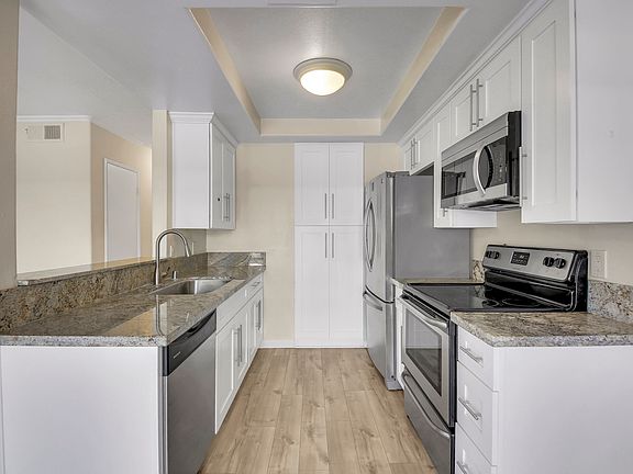 5th image of 789 Windermere Point Way #1