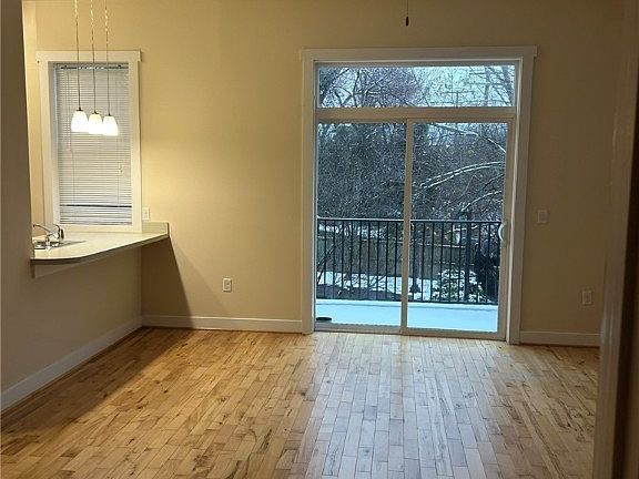 5th image of 1020 Porter St APT 204