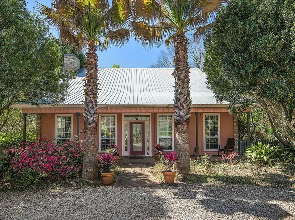 12565 Dogwood Rd, Saint Francisville, LA 70775