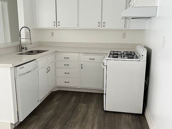 2nd image of 7320 Hazeltine Ave #106