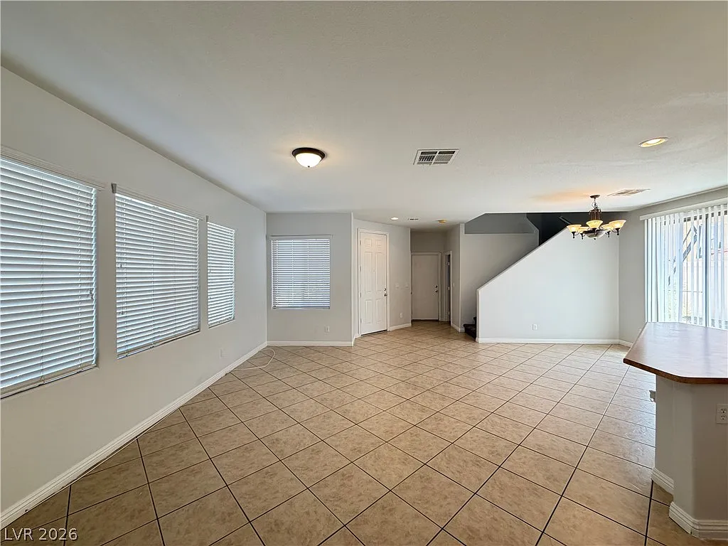 3 bed, 2.5 bath, 1805 sqft, $1,895 — Photo 2