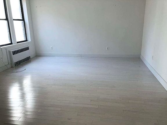 2nd image of 125 E 19th St #3