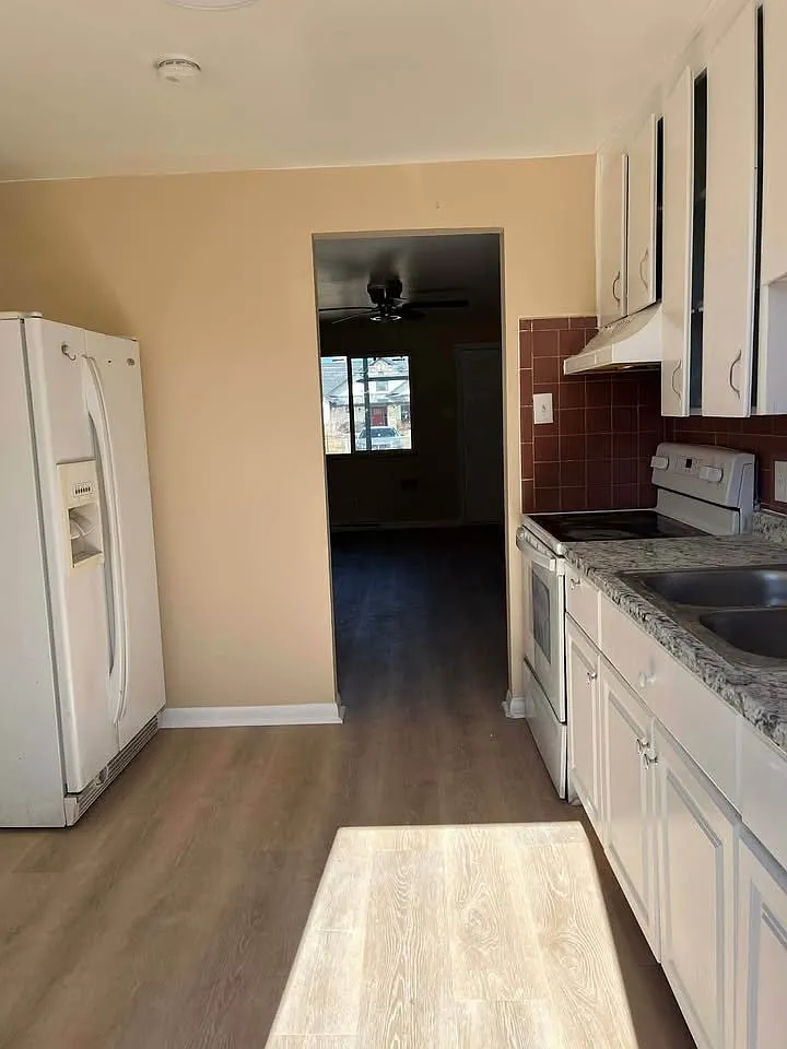 2 bed, 800 sqft, $1,450 — Photo 2