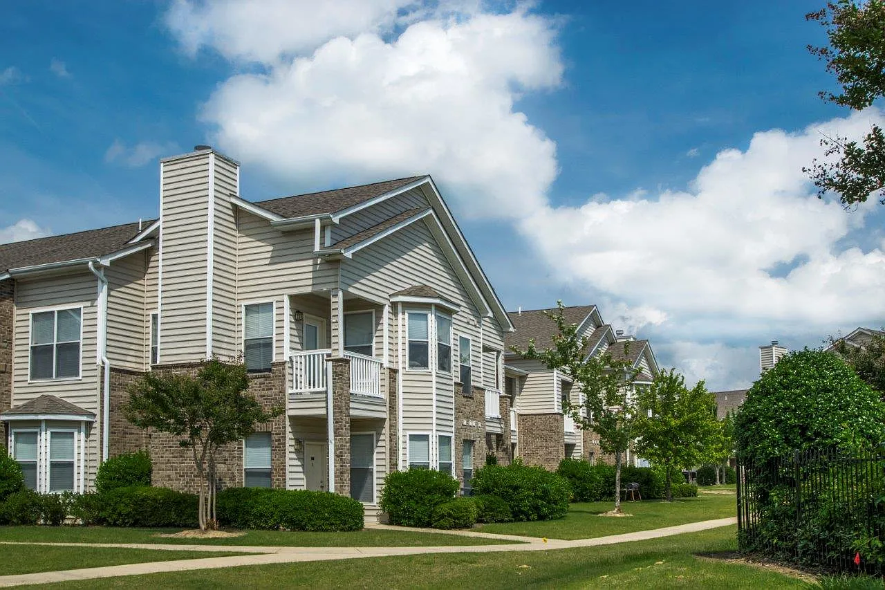 Waterford Place Apartment Homes — Photo 1