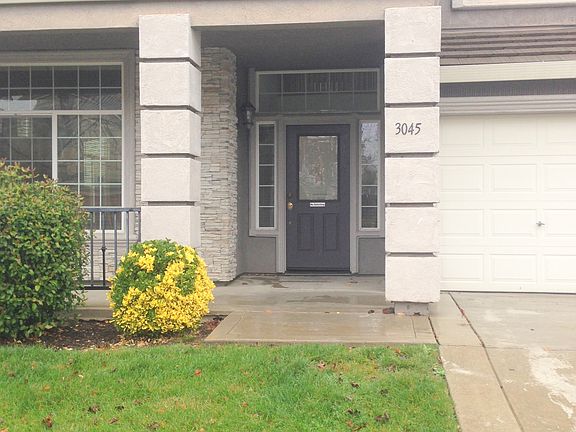 3rd image of 3045 Sparrow Dr