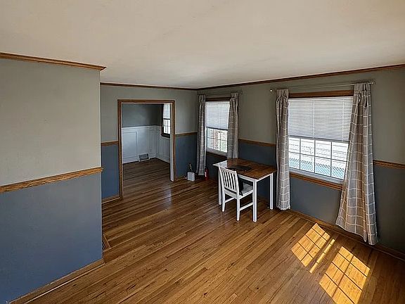 4th image of 12756 Venness St